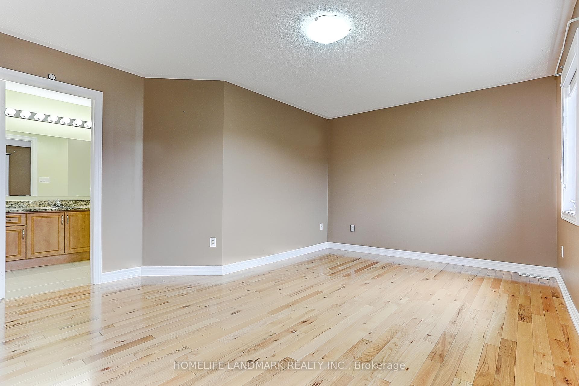 33 Highmark Drive photo 20