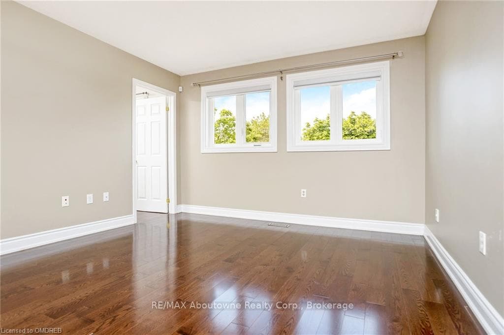2235 GRENVILLE Drive photo 25
