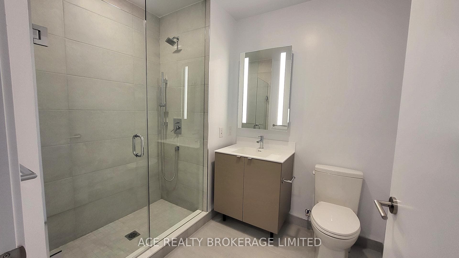 500 Dupont Street Unit 405 photo 6