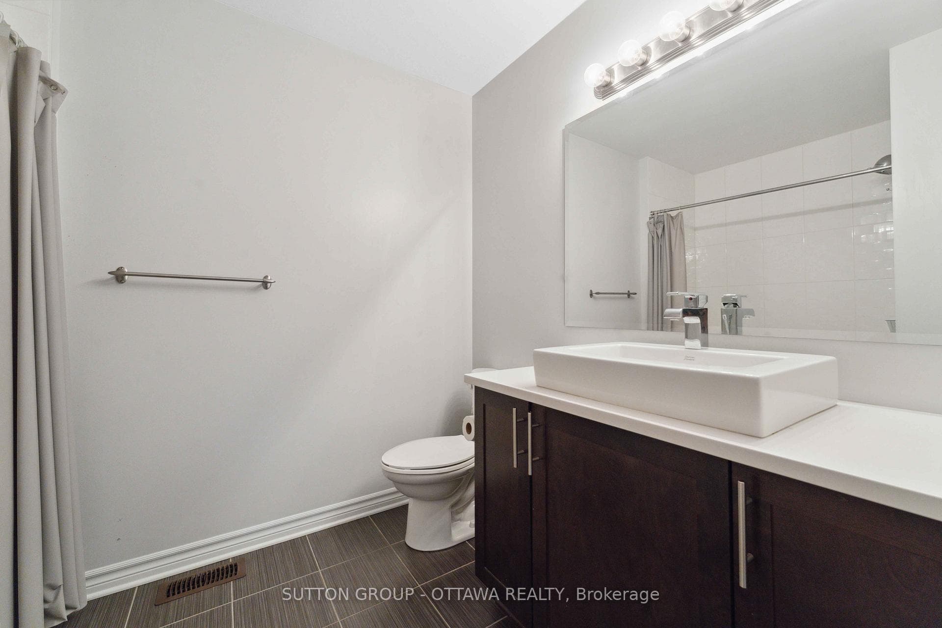 248 KEYROCK Drive photo 18