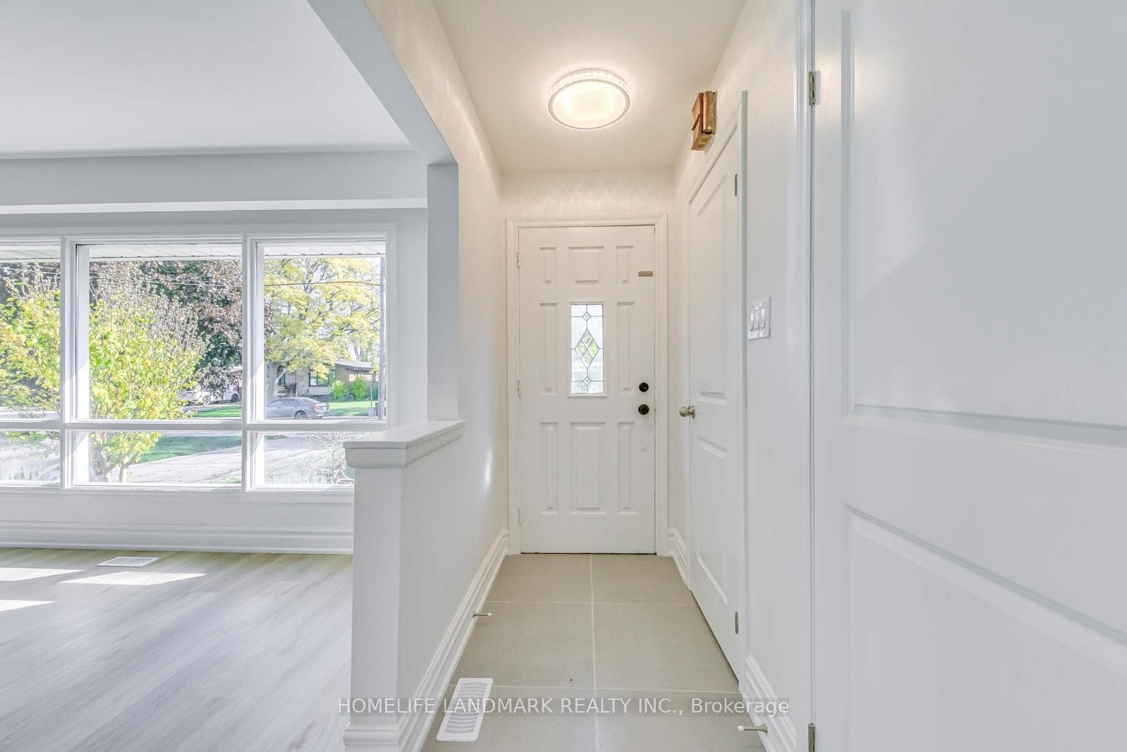 146 Manning Avenue photo 2