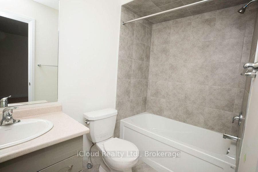 84 Fieldridge Crescent photo 7