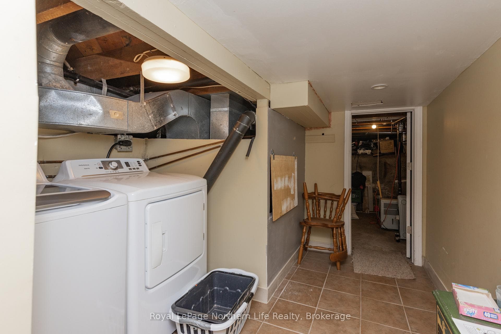 85 Campbell Avenue photo 25