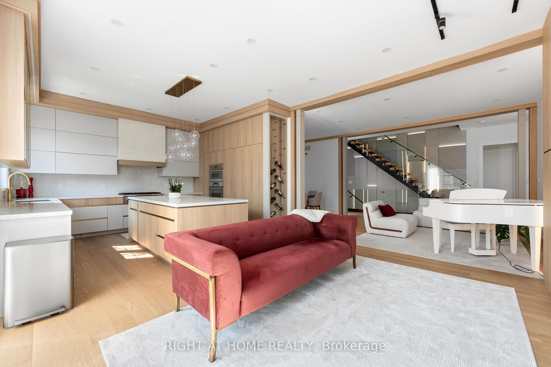 33 Thorndale Avenue photo 16