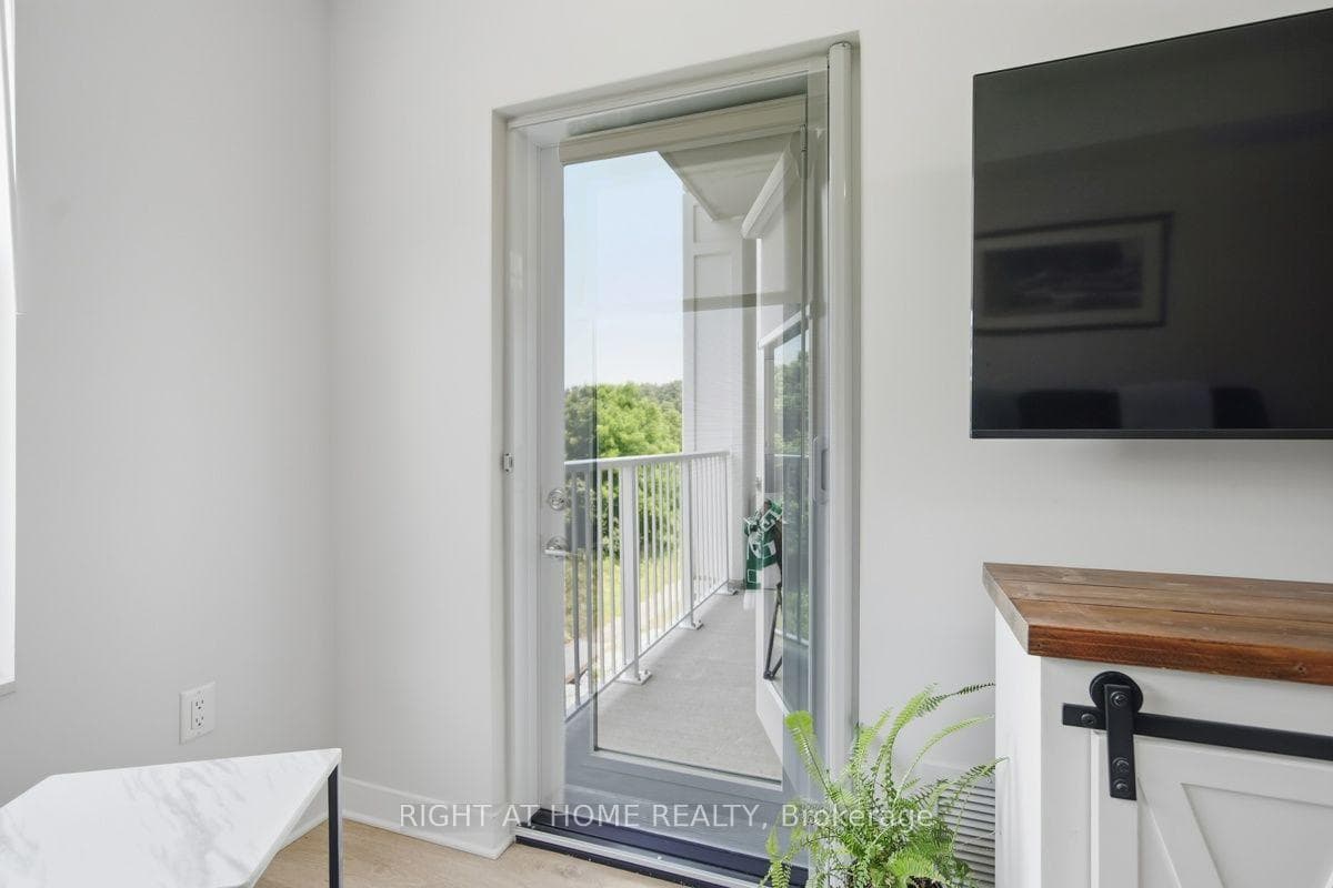 100 The Promenade Unit 311 photo 21