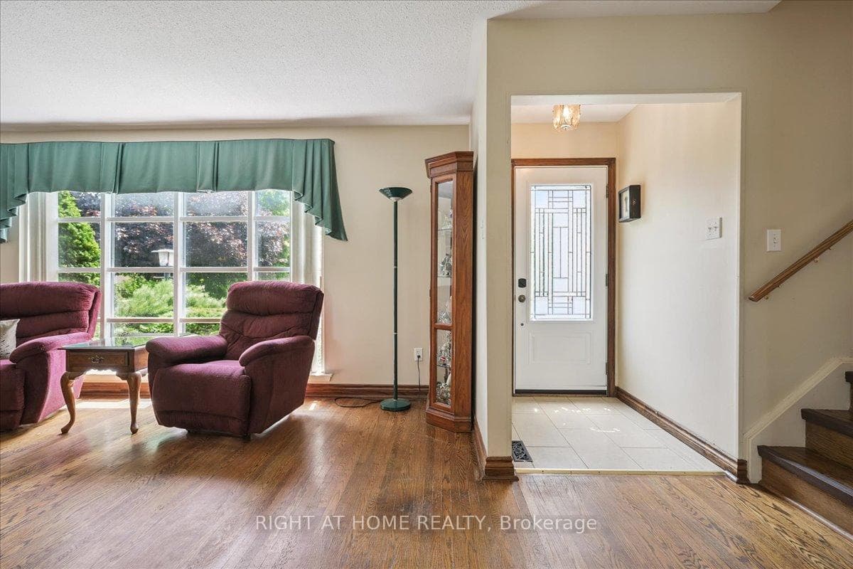 12 Eldon Court photo 5