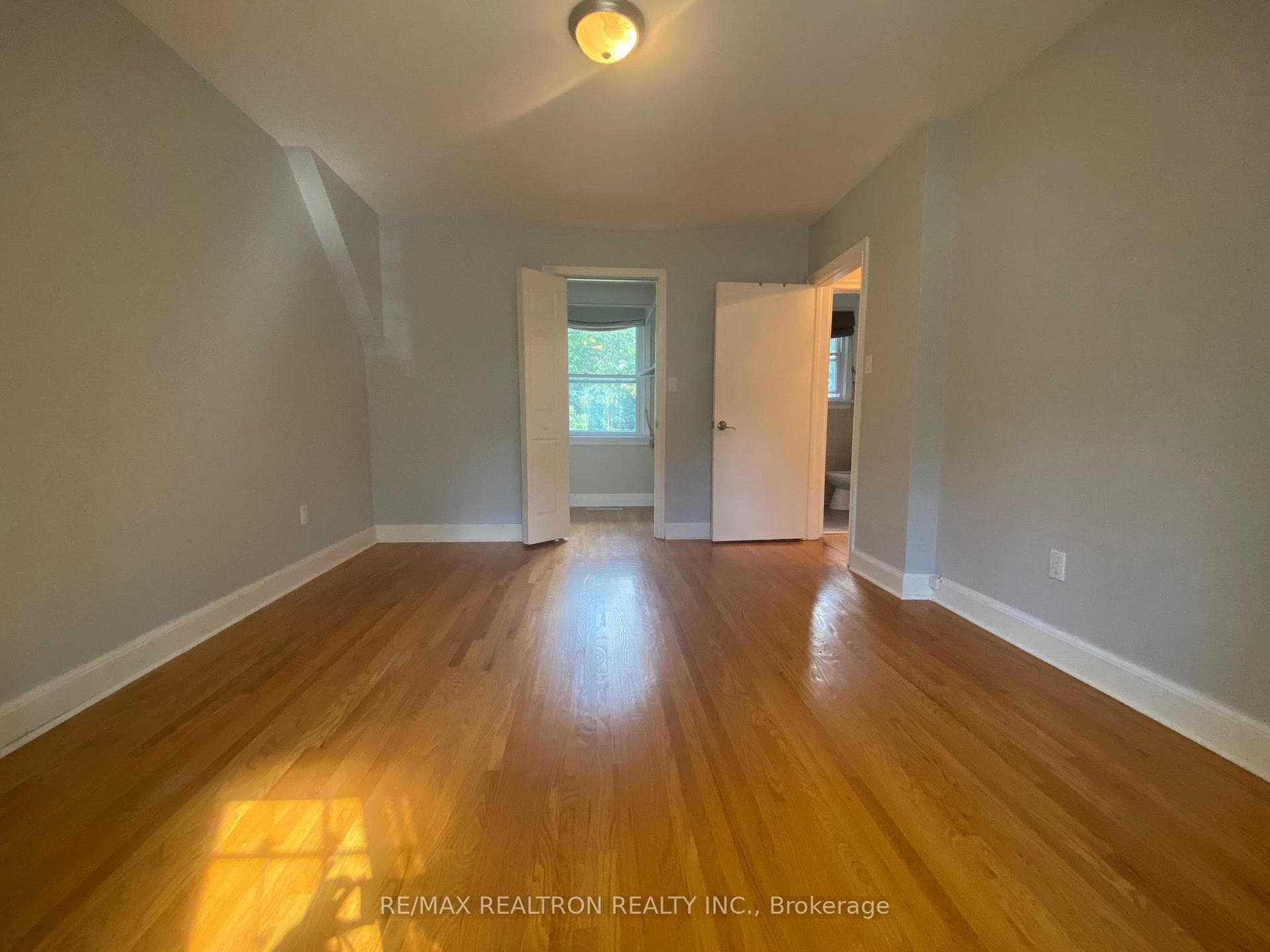 105 Baker Avenue photo 16
