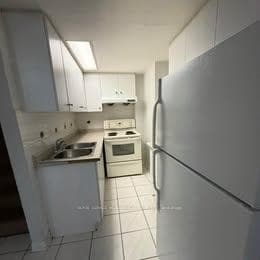 5243 Heatherleigh Avenue photo 9