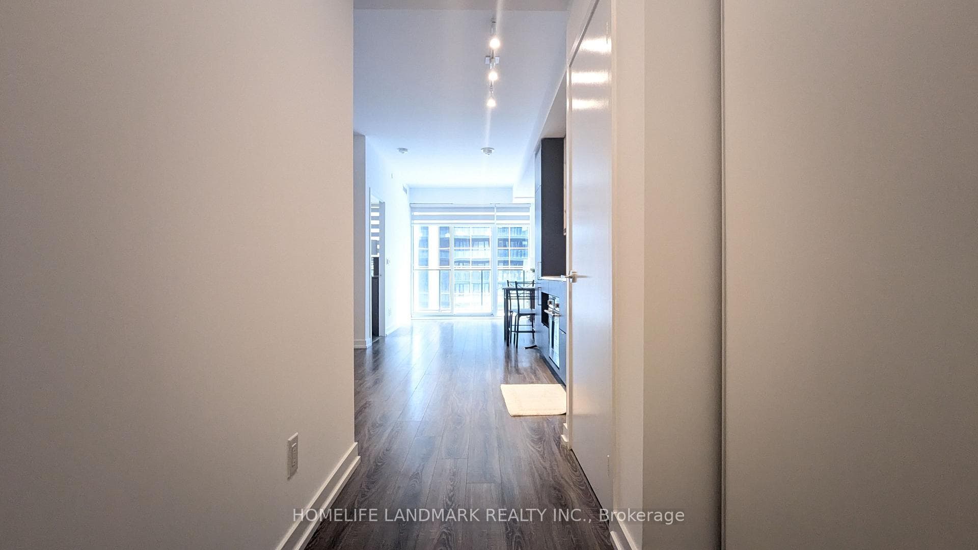 20 Edward Street Unit 806 photo 2