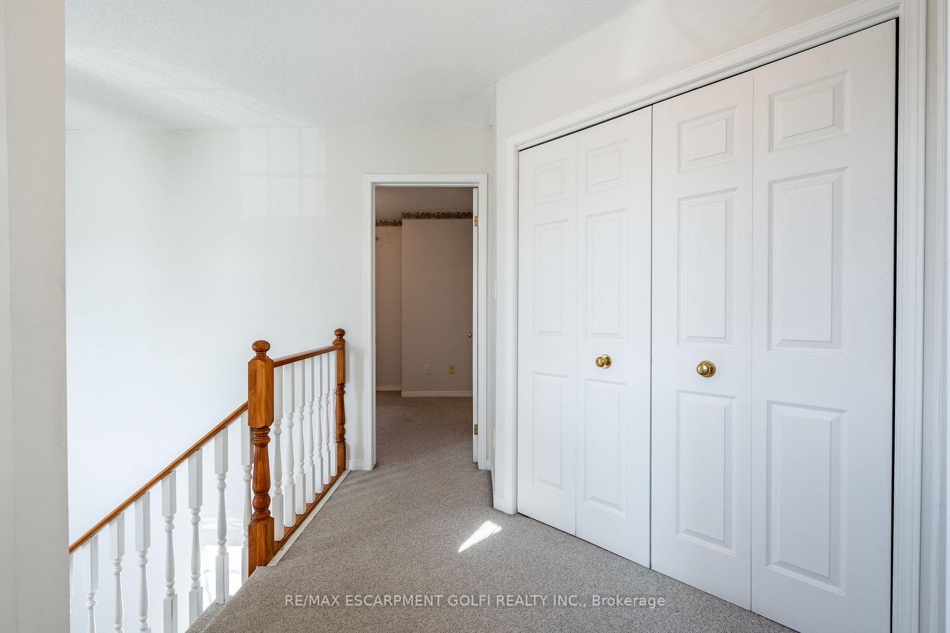 14 Hunters Court photo 11