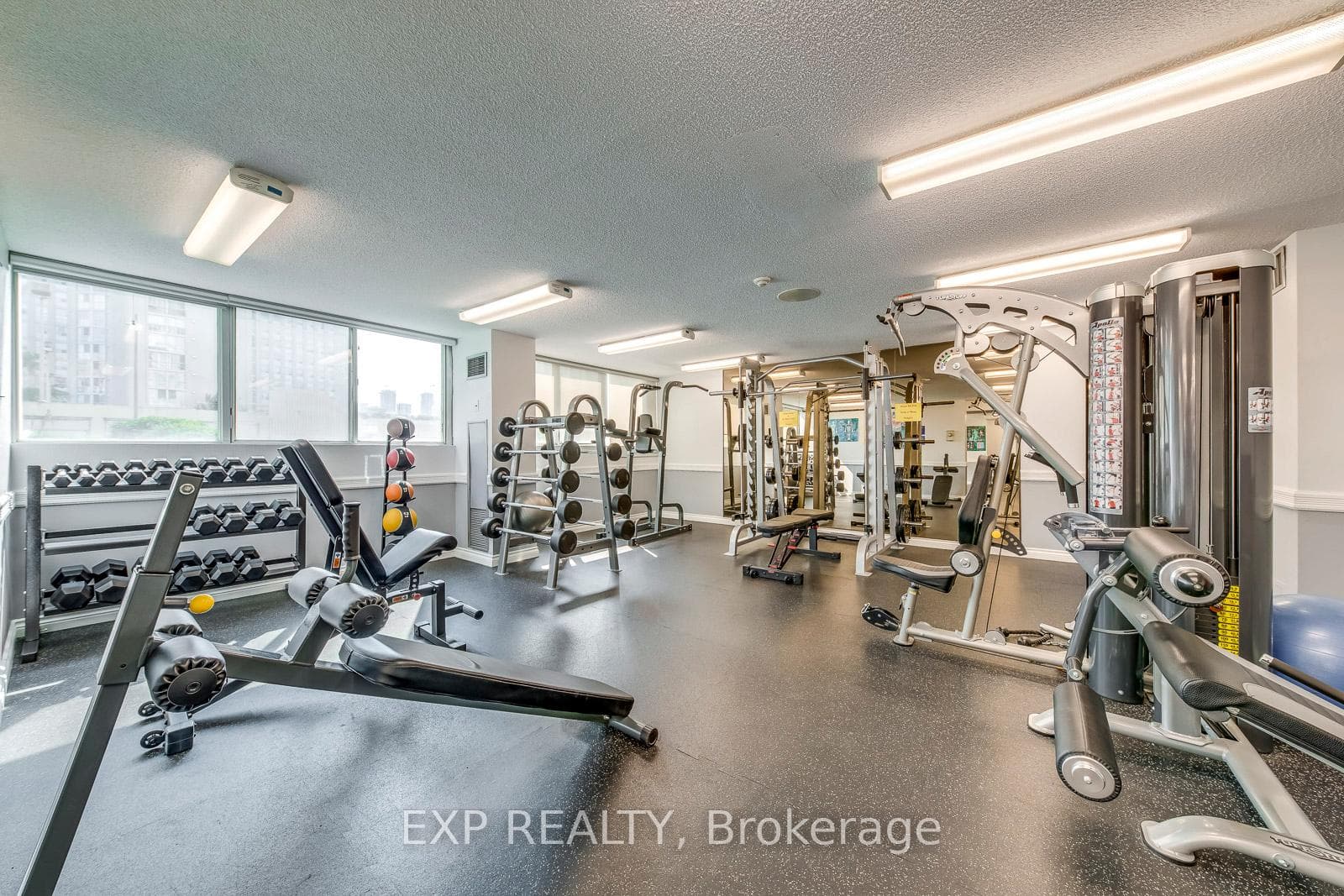 3700 Kaneff Crescent Unit 1705 photo 30