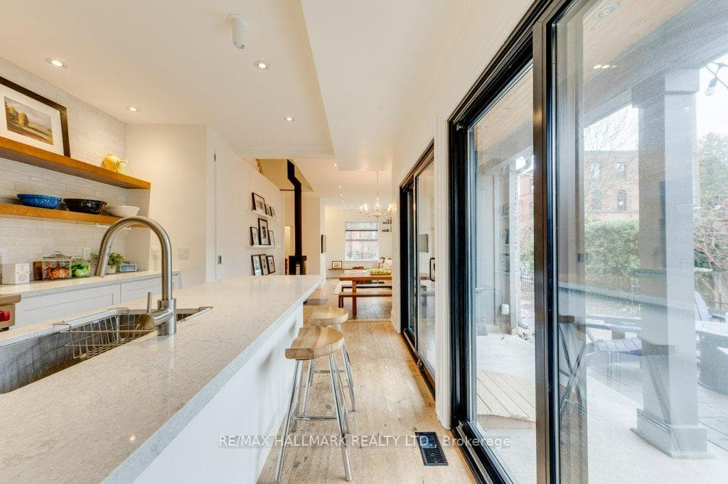 235 Boulton Avenue photo 13