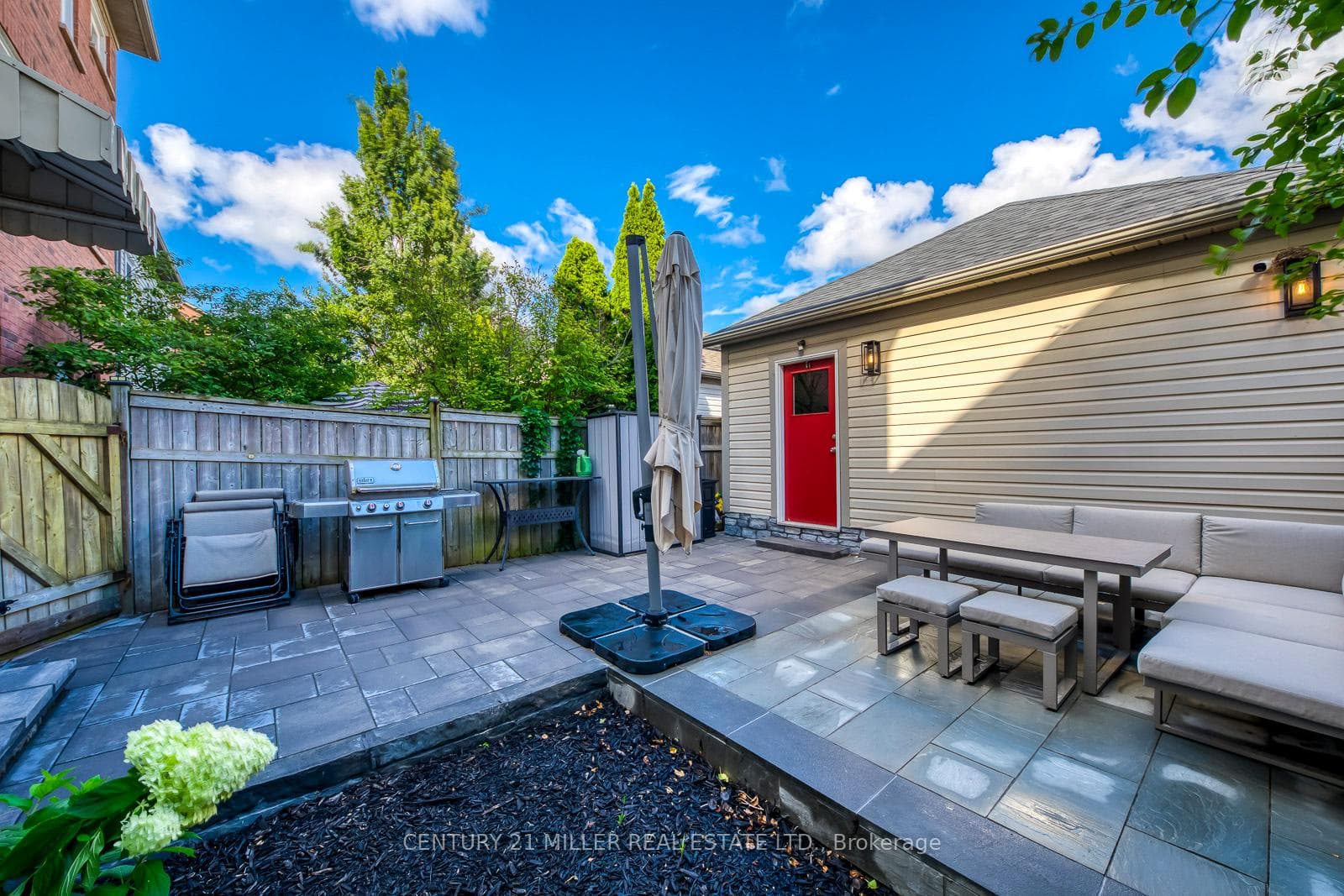 215 ROXTON Road photo 47