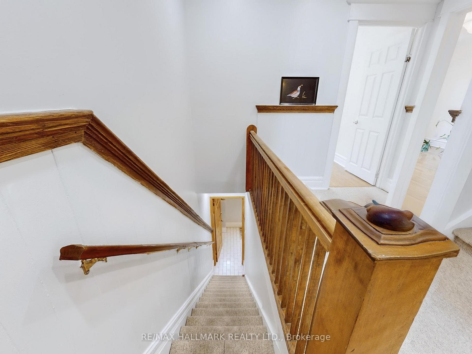 34 Strathcona Avenue photo 15