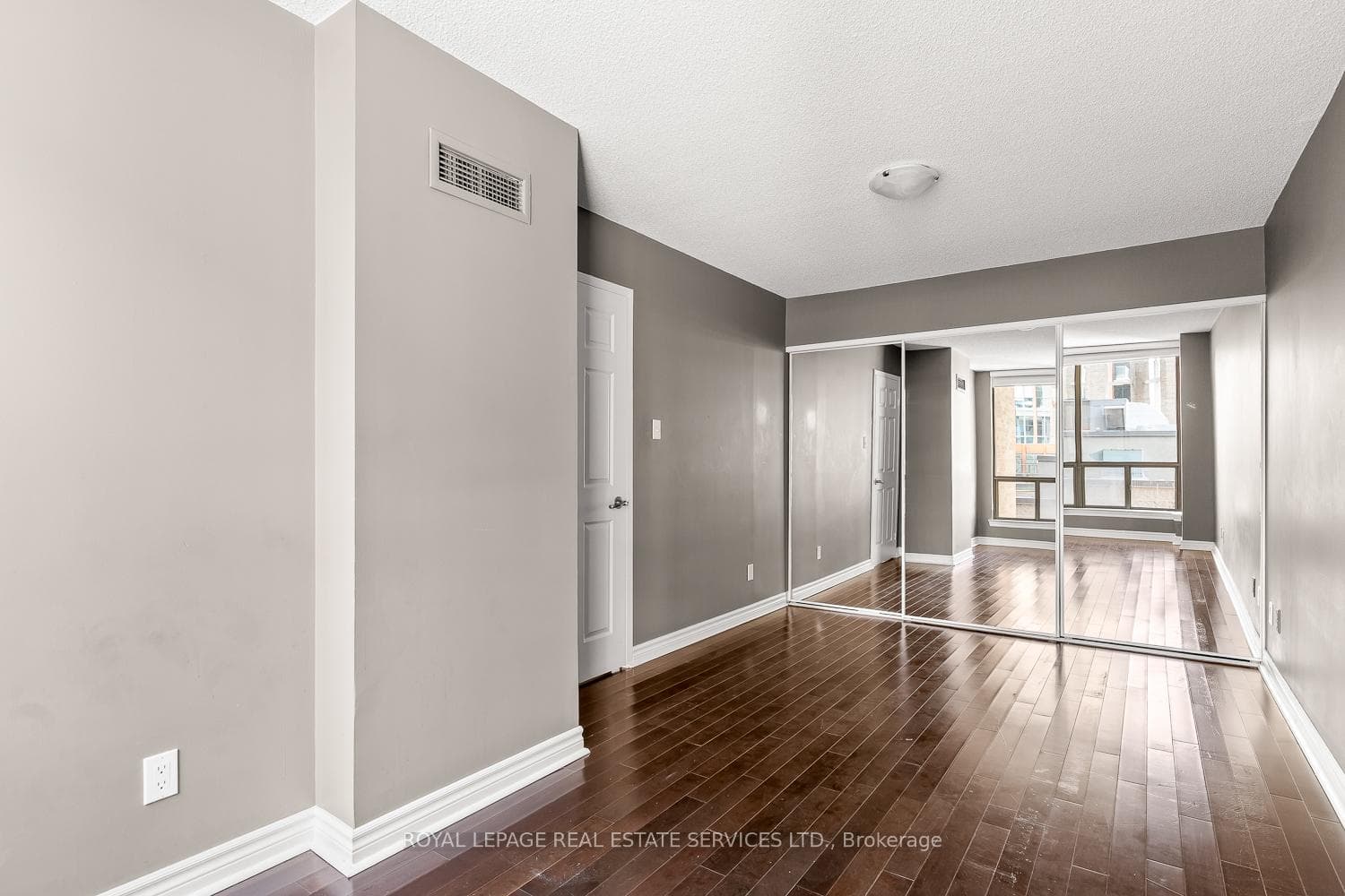 40 Scollard Street Unit 403 photo 20