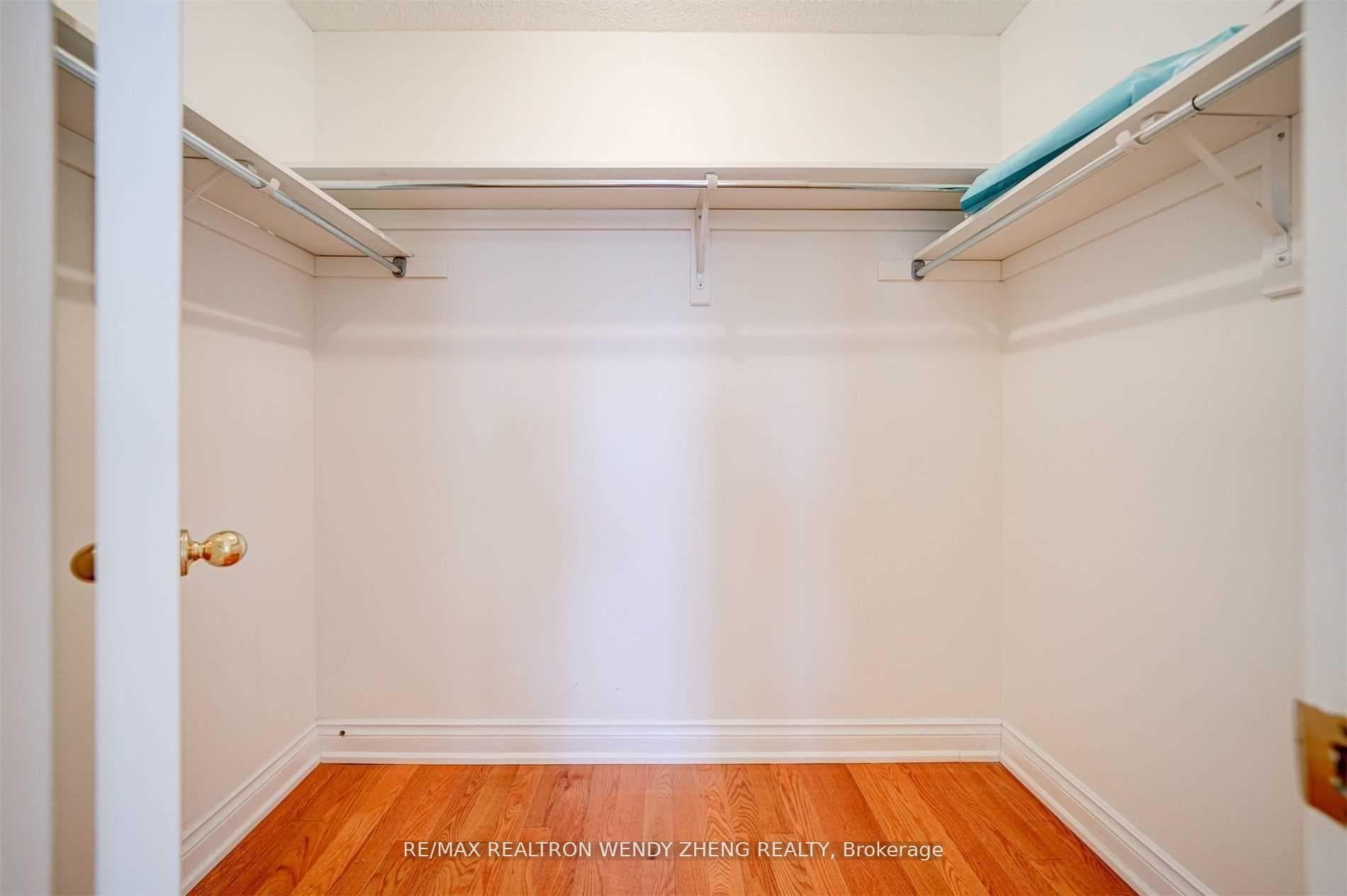 60 Warren Bradley Street photo 17