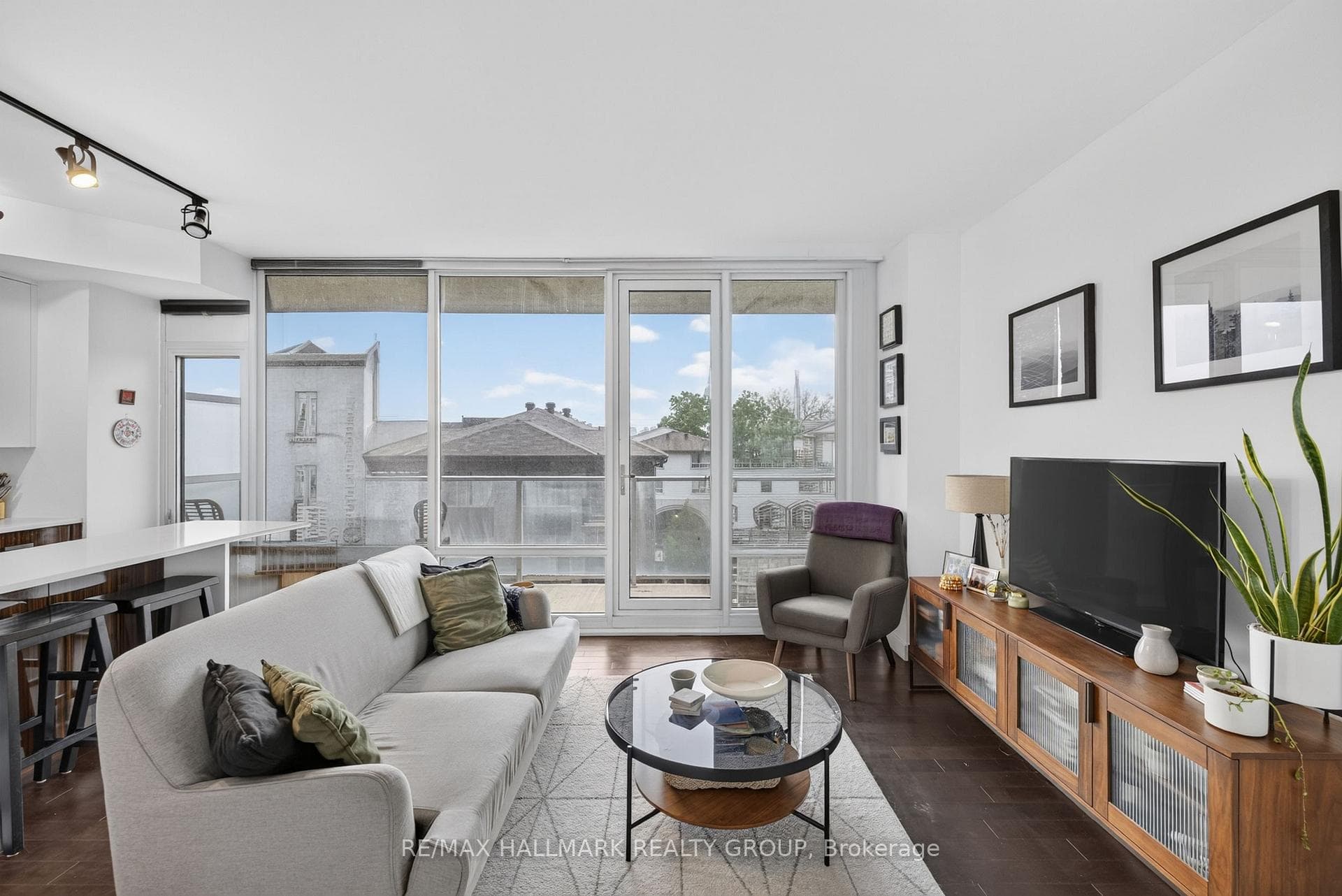 201 Parkdale Avenue Unit 408 photo 7