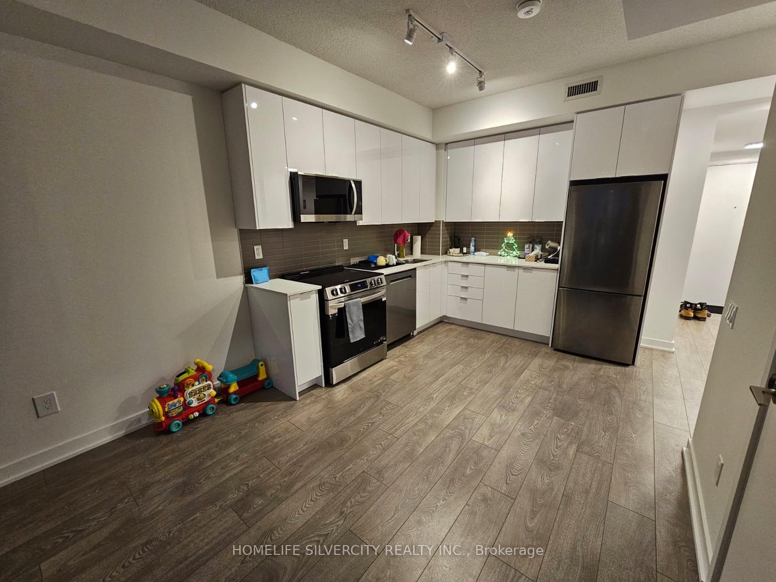 225 Malta Avenue Unit 1112 photo 1