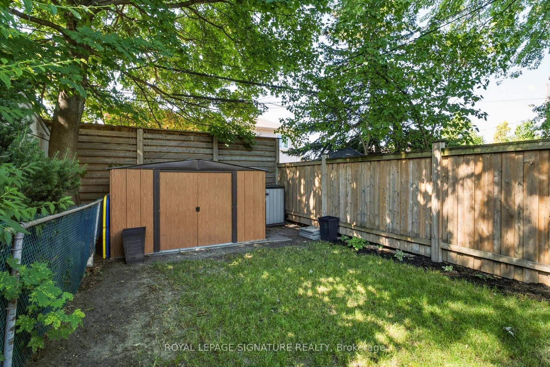 122 Holborne Avenue photo 47