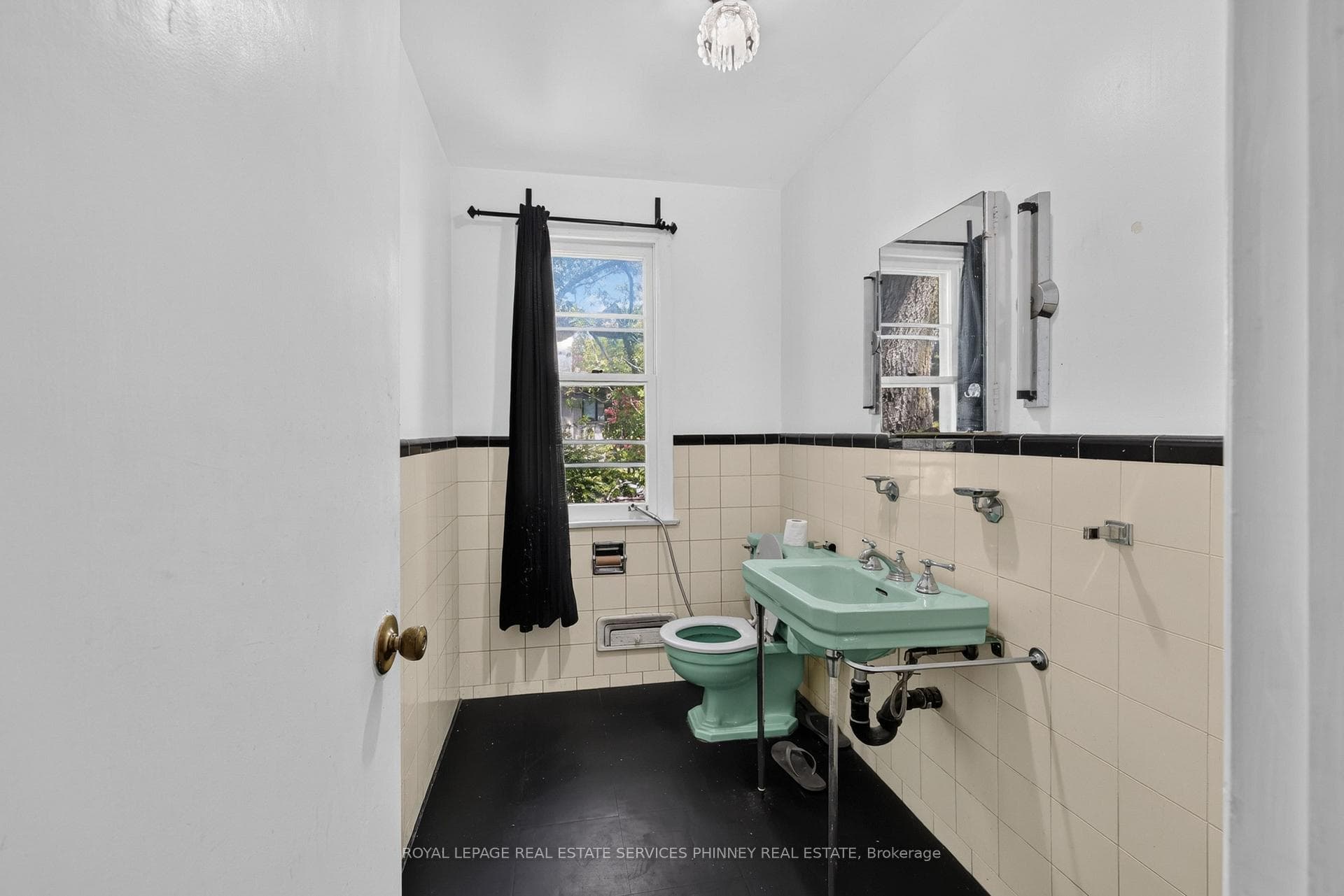 52 Valecrest Drive photo 13