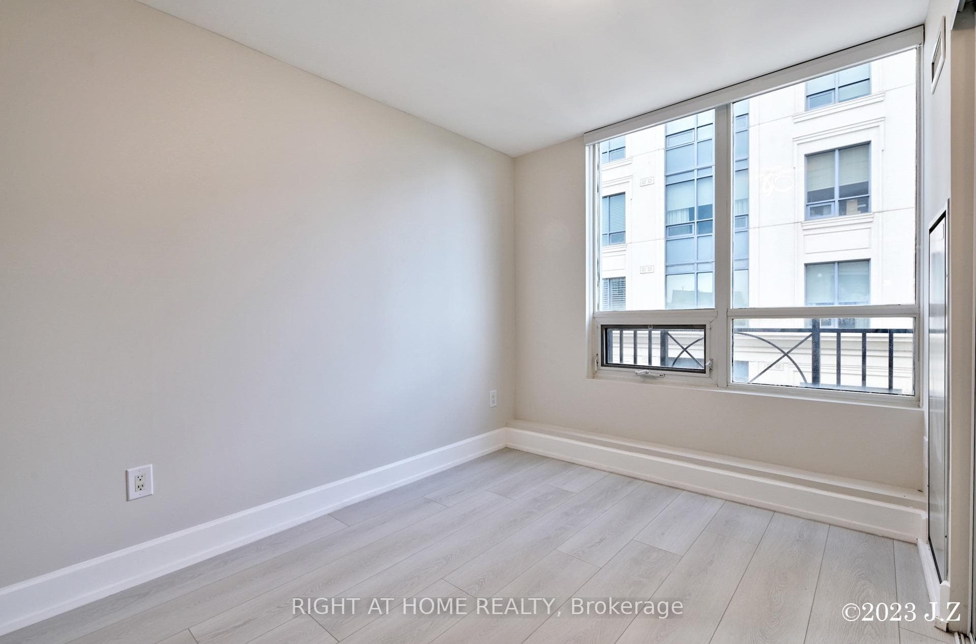 650 Sheppard Avenue Unit PH15 photo 17