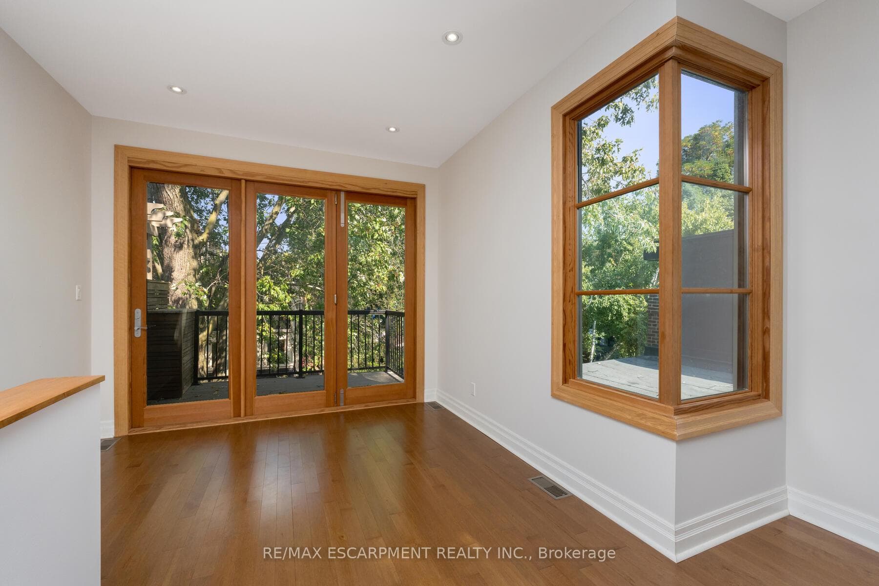 34 Salisbury Avenue photo 25