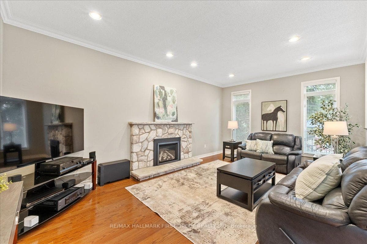 1484 Rougemount Drive photo 9