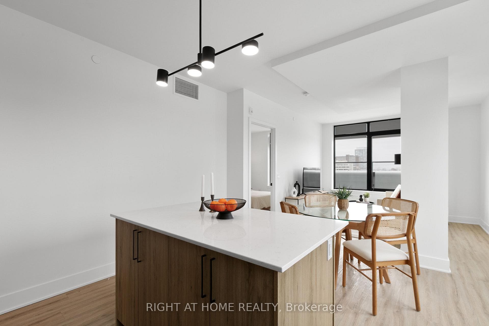 377 Winona Avenue Unit 607 photo 12