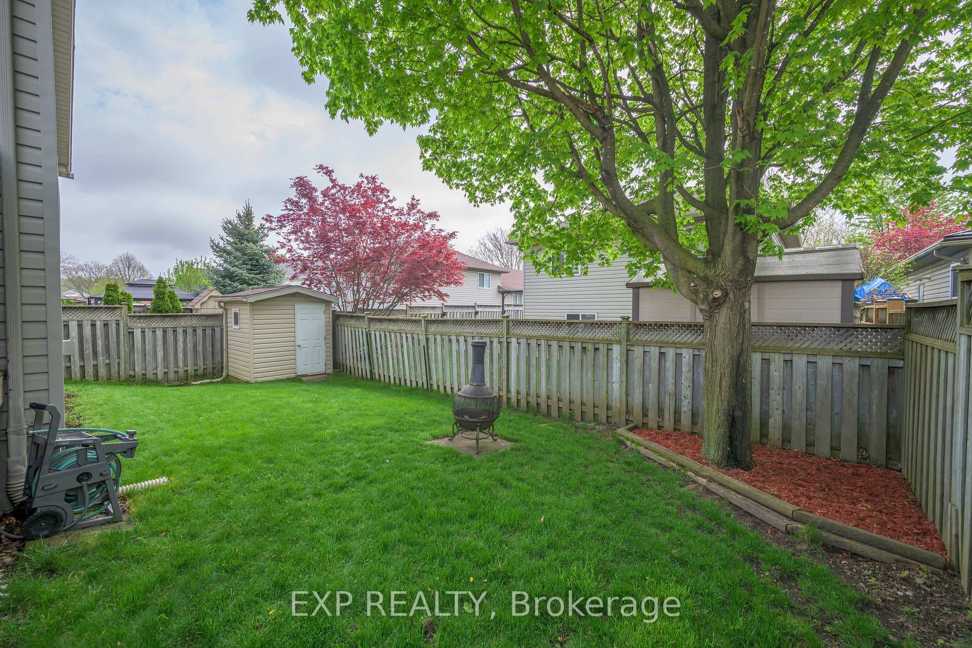 15 Bowcott Crescent photo 36
