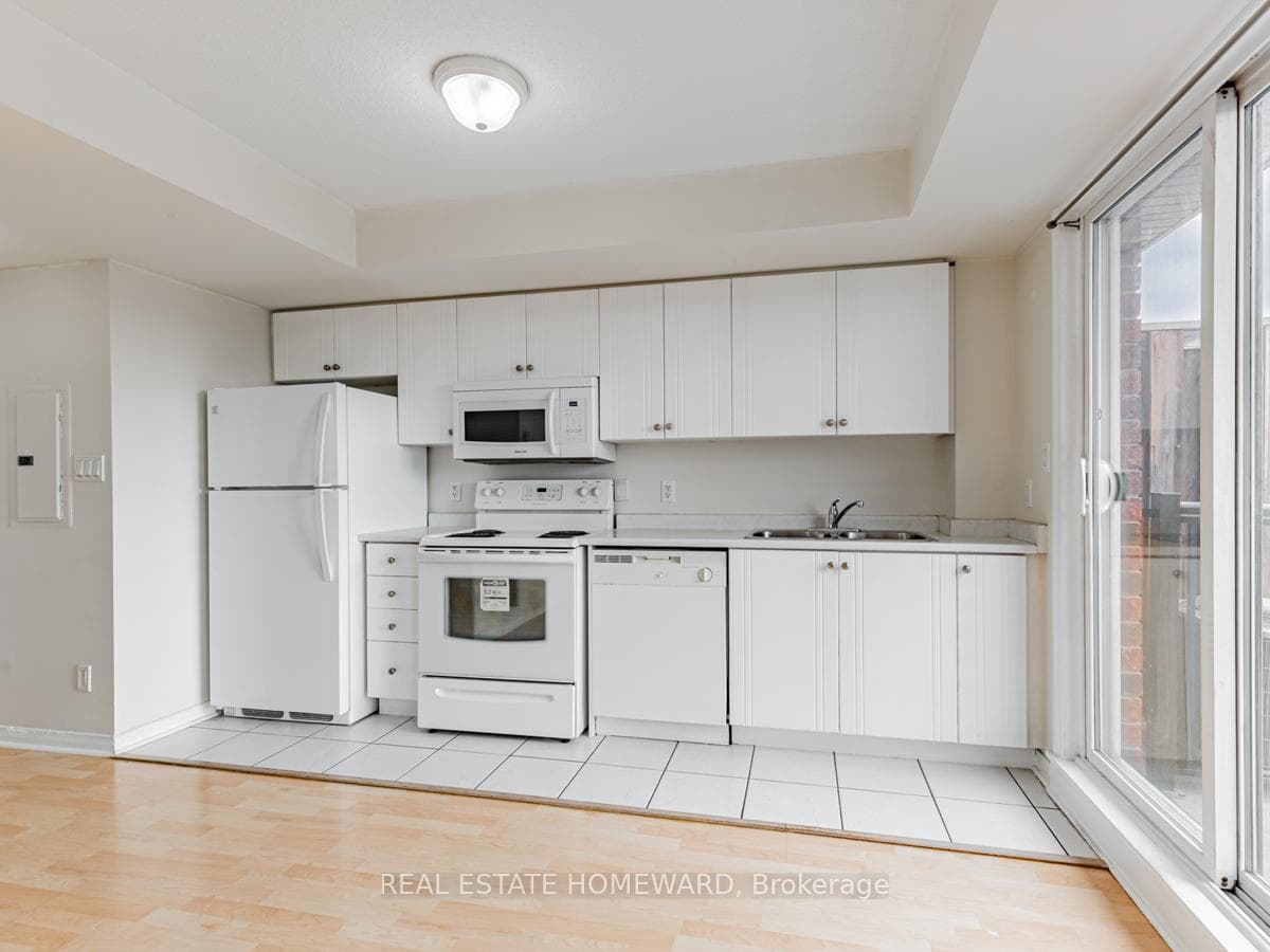 25 Strangford Lane Unit 304 photo 8