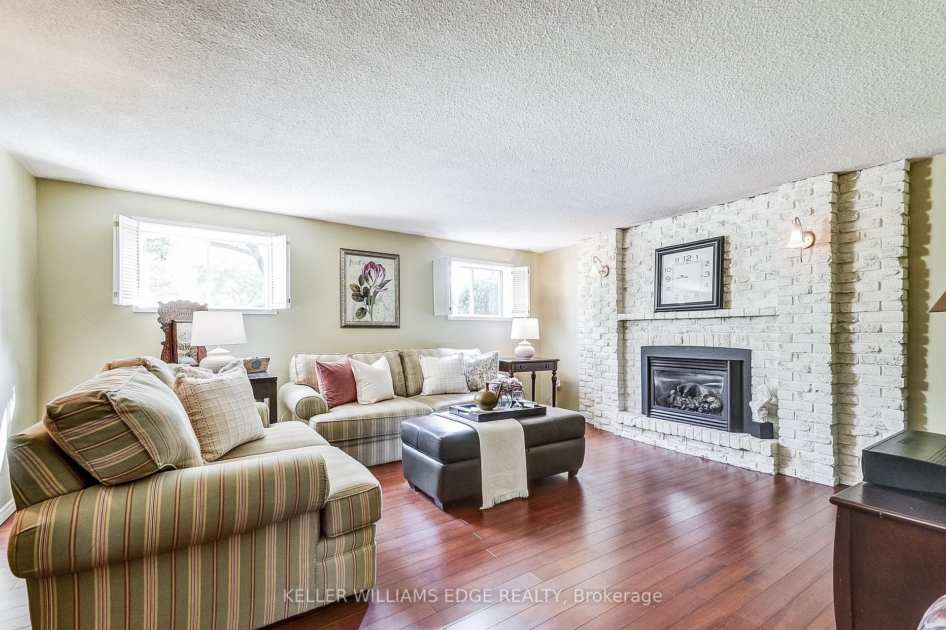 5203 Broughton Crescent photo 21