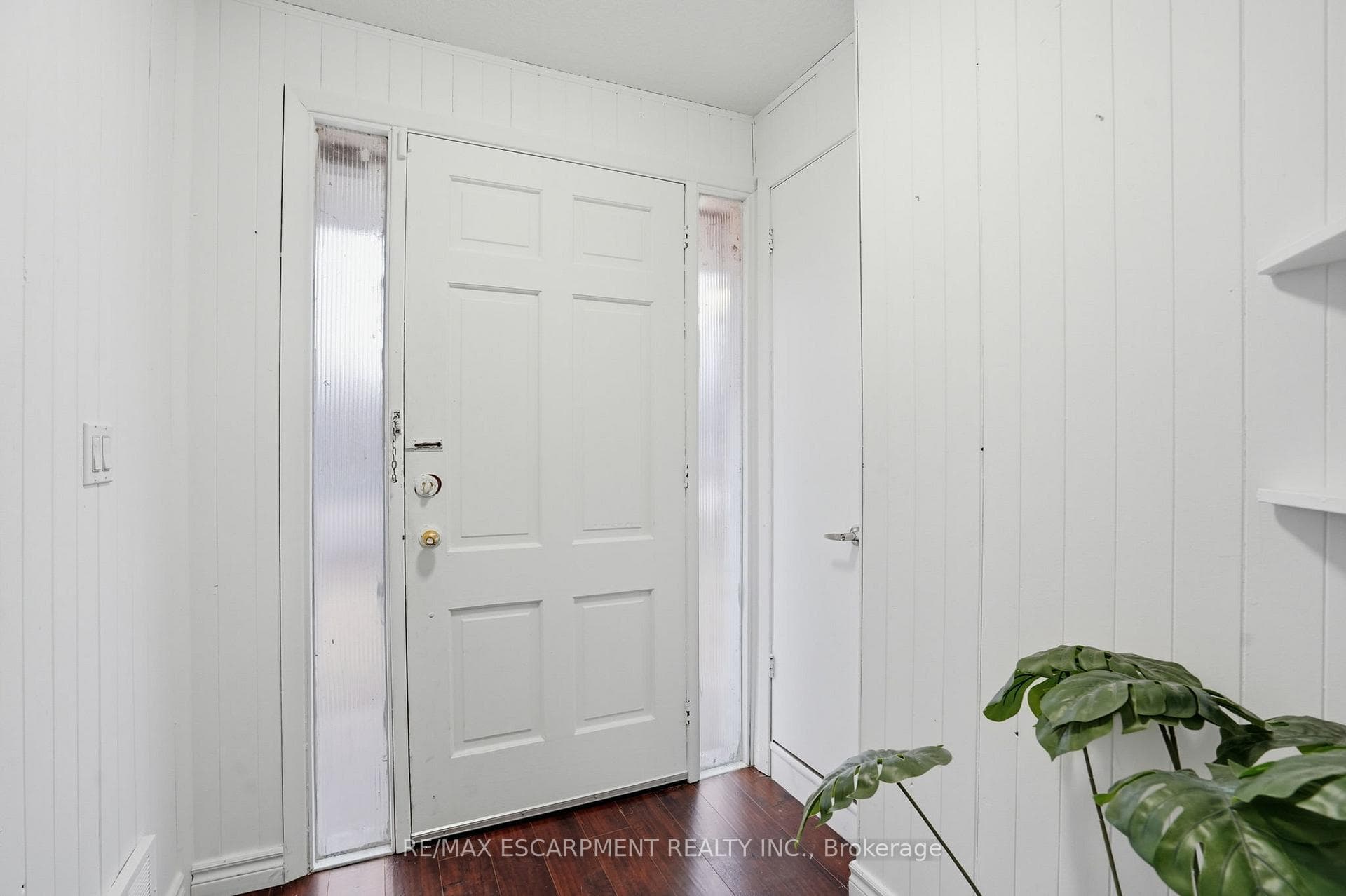 1643 Glenburnie Road photo 8