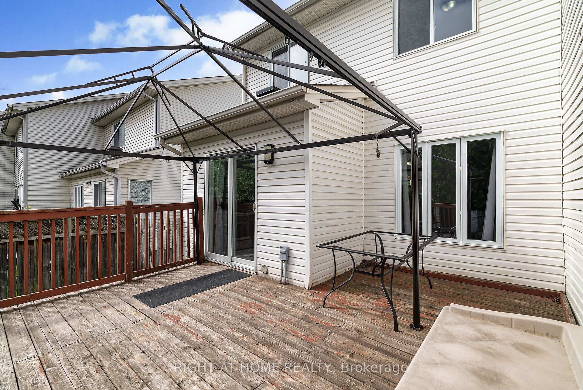 11 KINCARDINE Drive photo 30