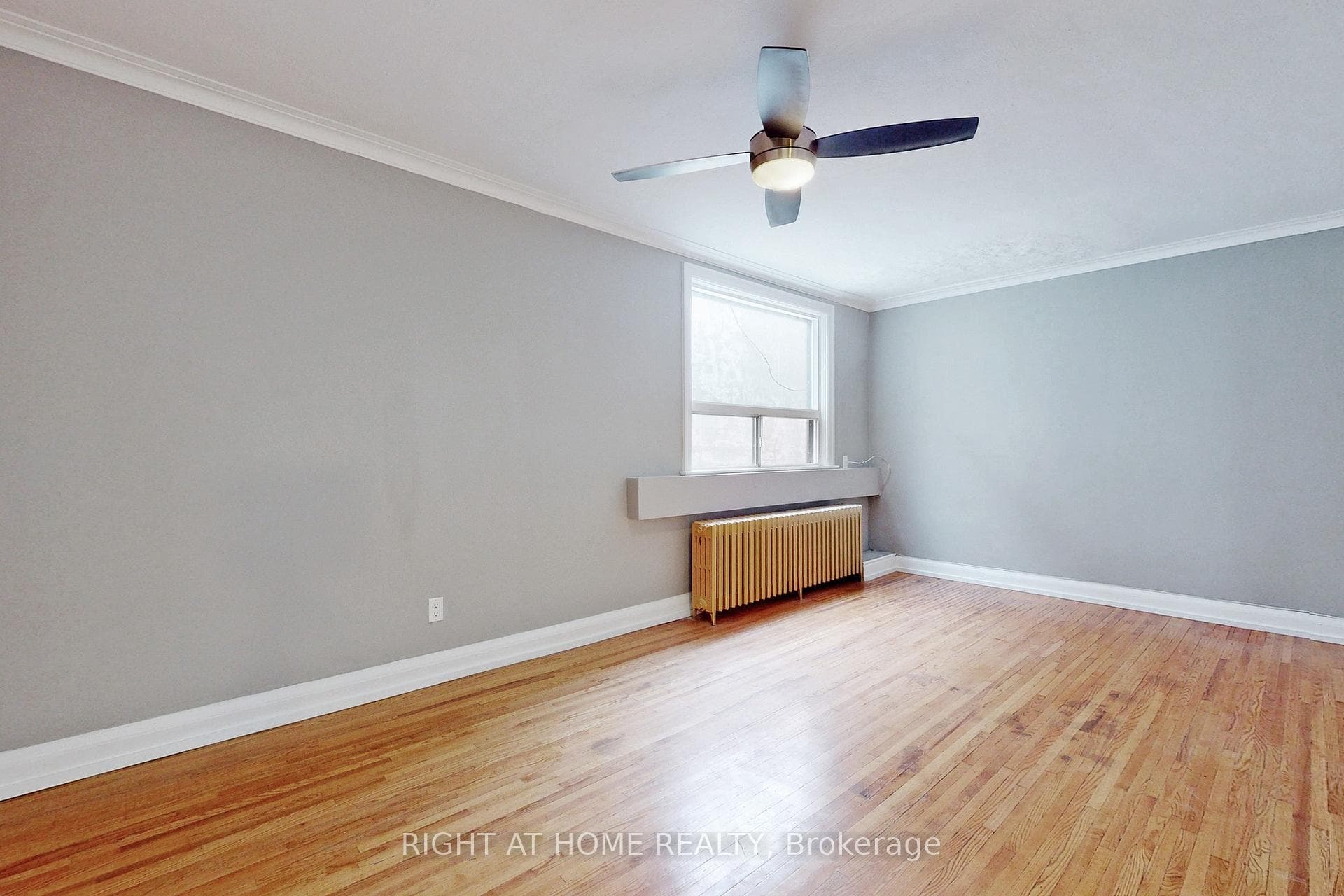 255 Lakeshore Road Unit #A photo 6