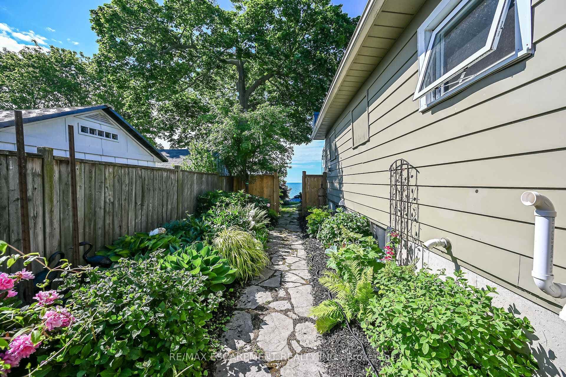 108 Lakeside Drive photo 27