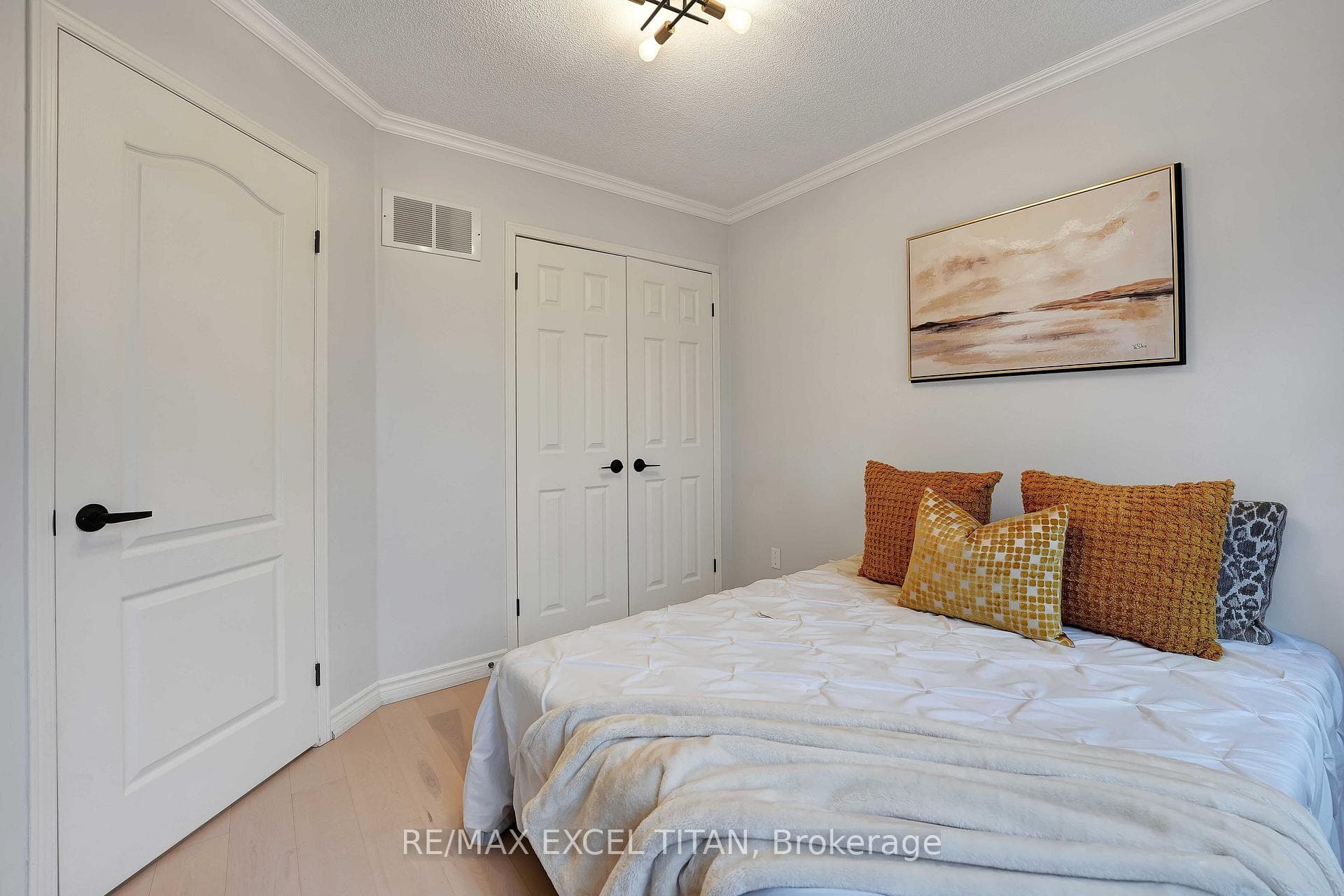 74 Giancola Crescent photo 17