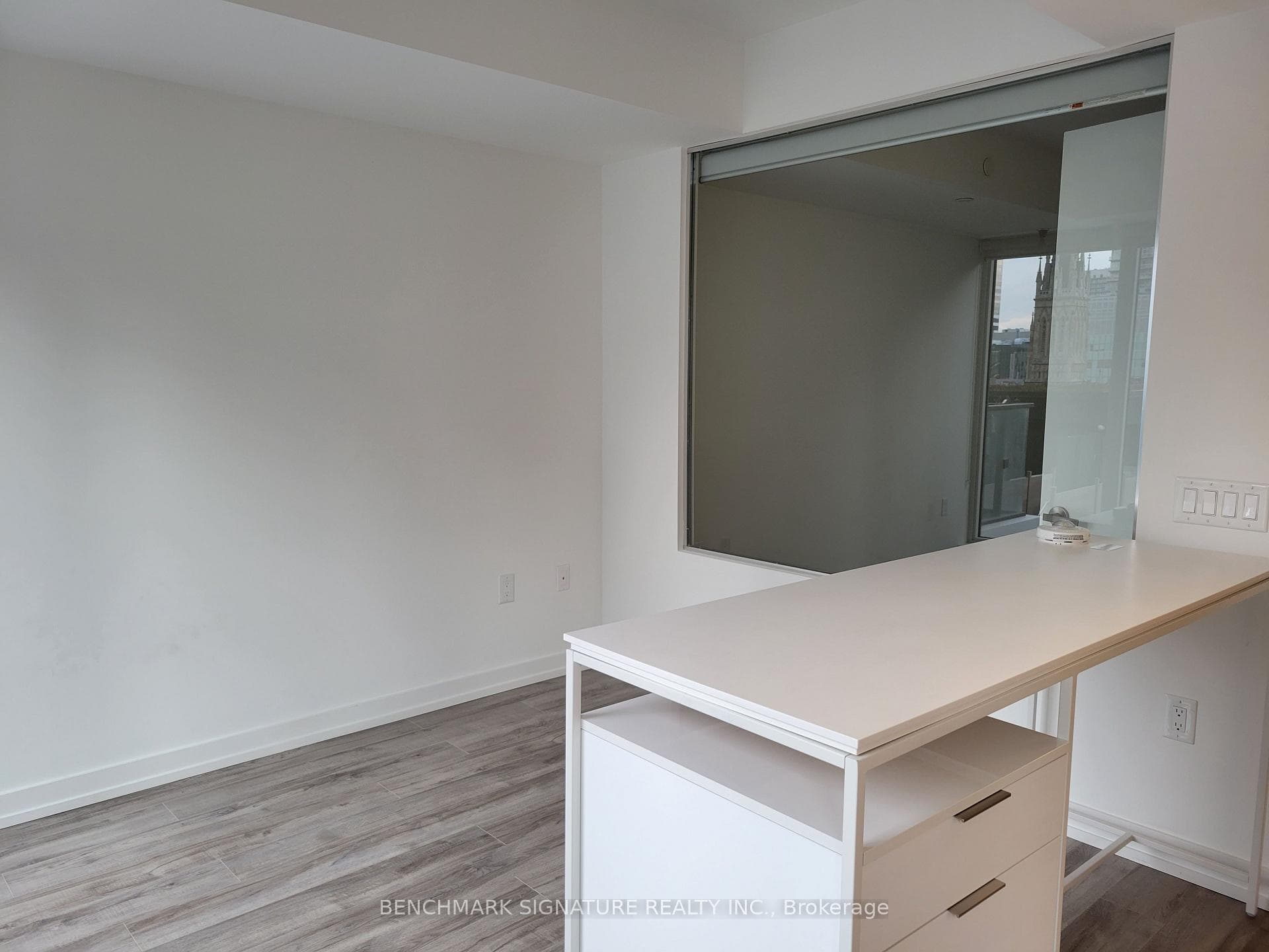 77 Shuter Street Unit 1001 photo 10