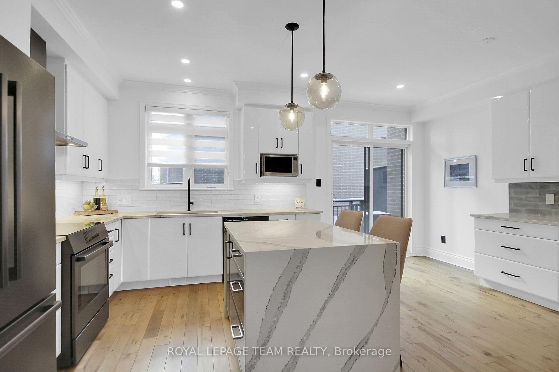 Beautifully renovated kitchen withe great storage