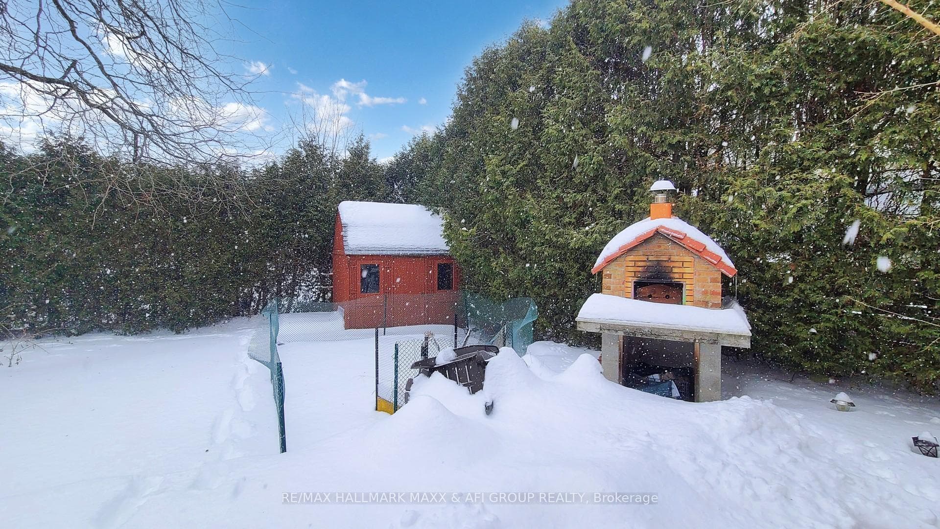 1007 Earl Crescent photo 50