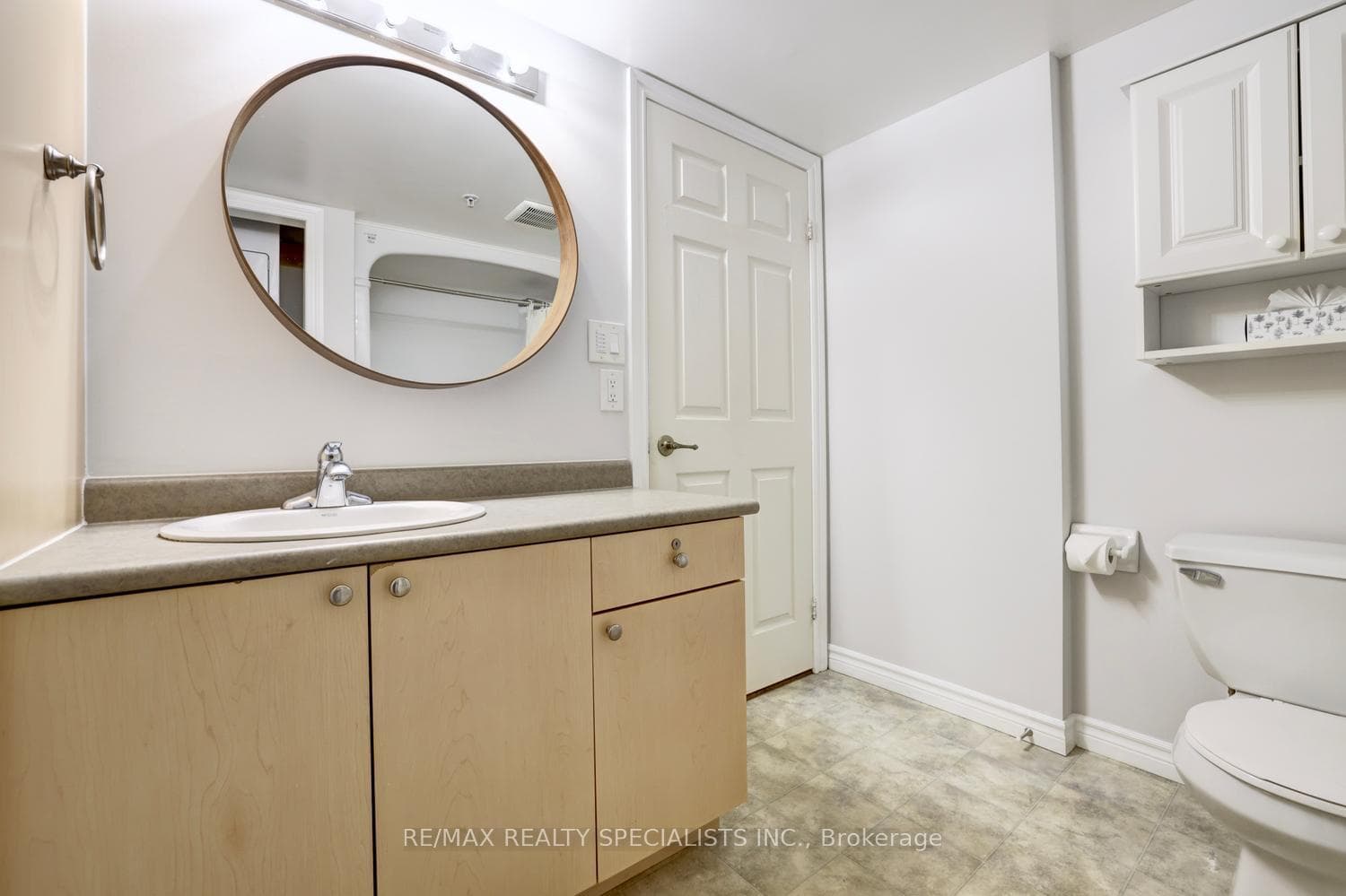 1490 Bishops Gate Unit 107 photo 15