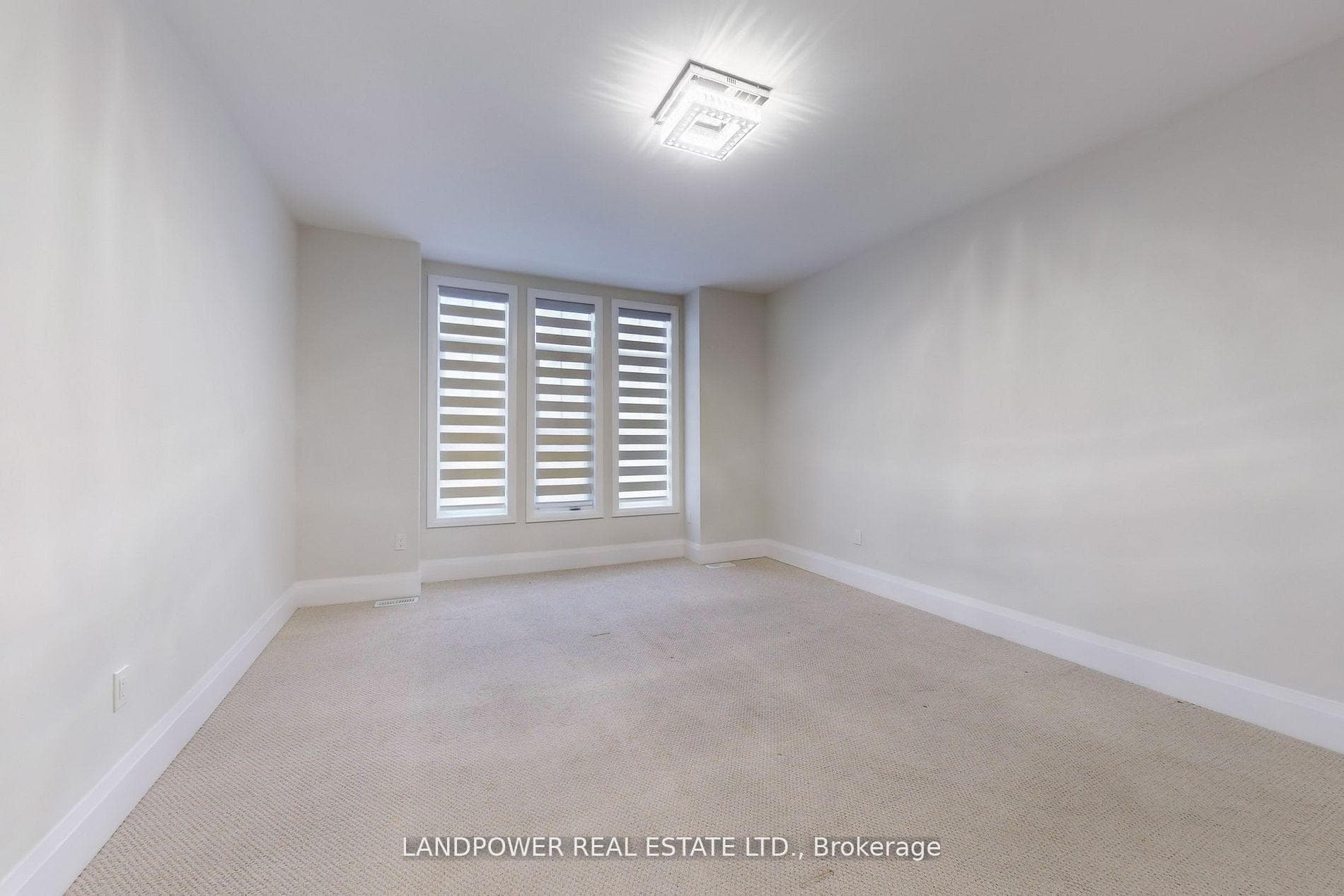 52 Klees Crescent photo 25