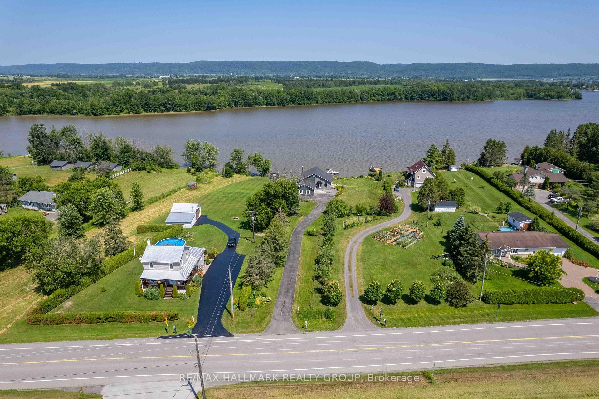 3020 BAY Road photo 3