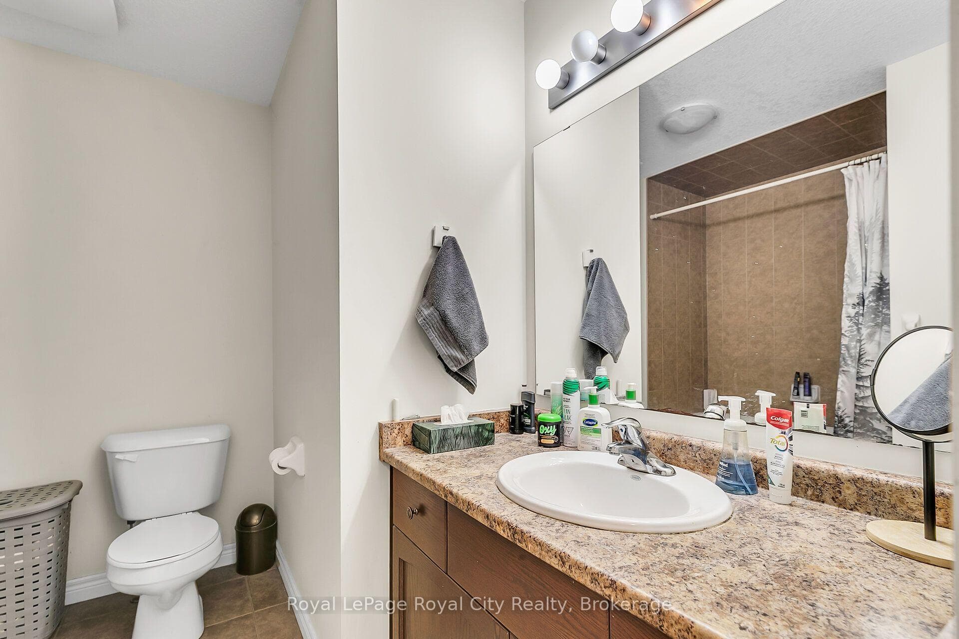 355 Macalister Boulevard Unit 9 photo 13