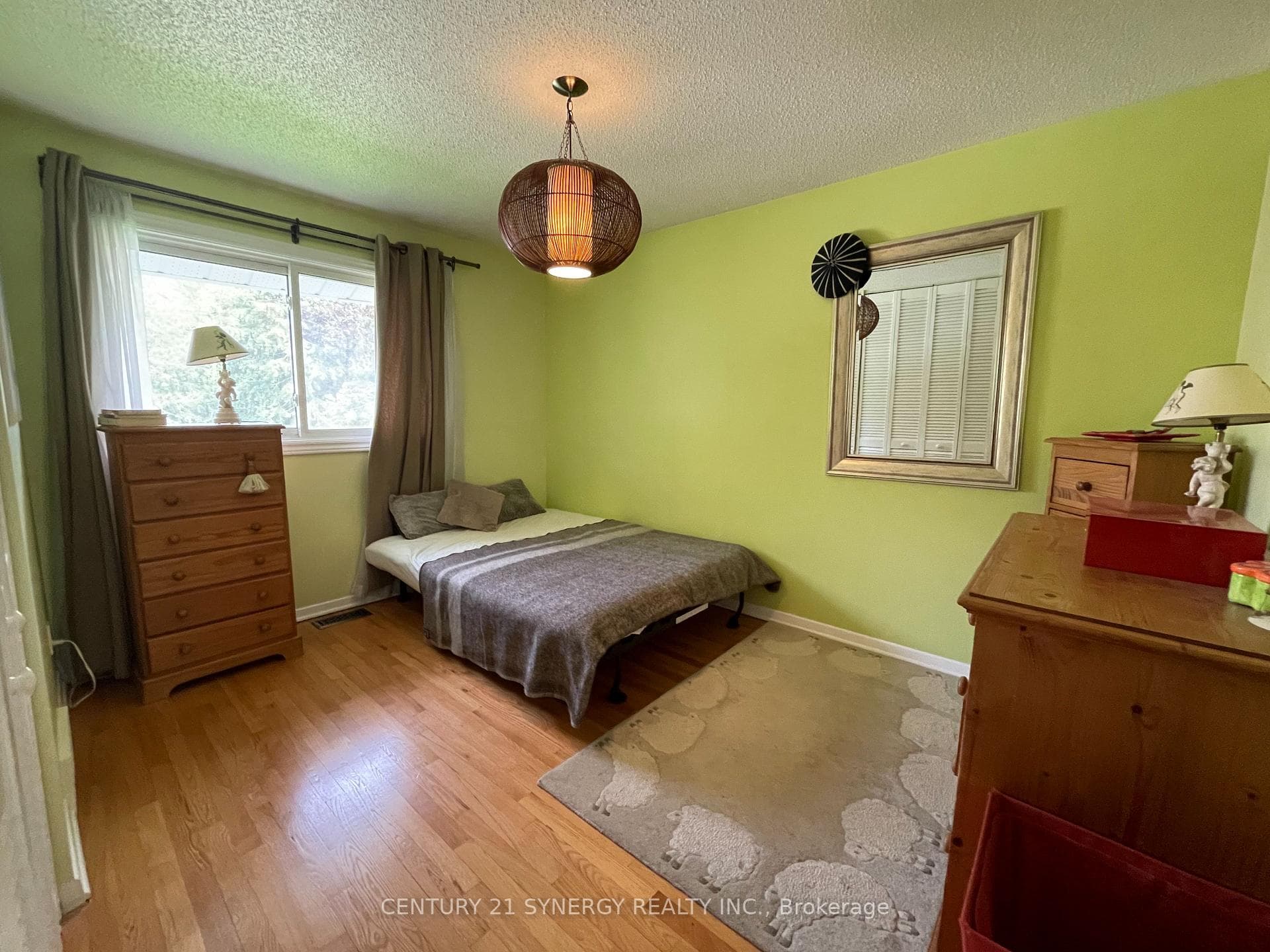 639 Glenhurst Crescent photo 19