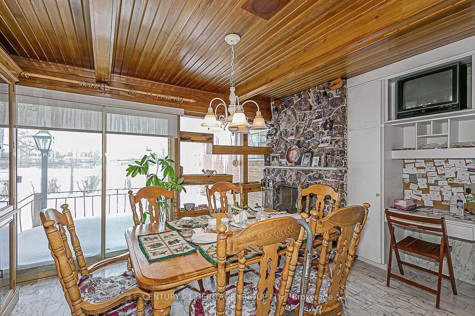 16 Blue Forest Drive photo 9