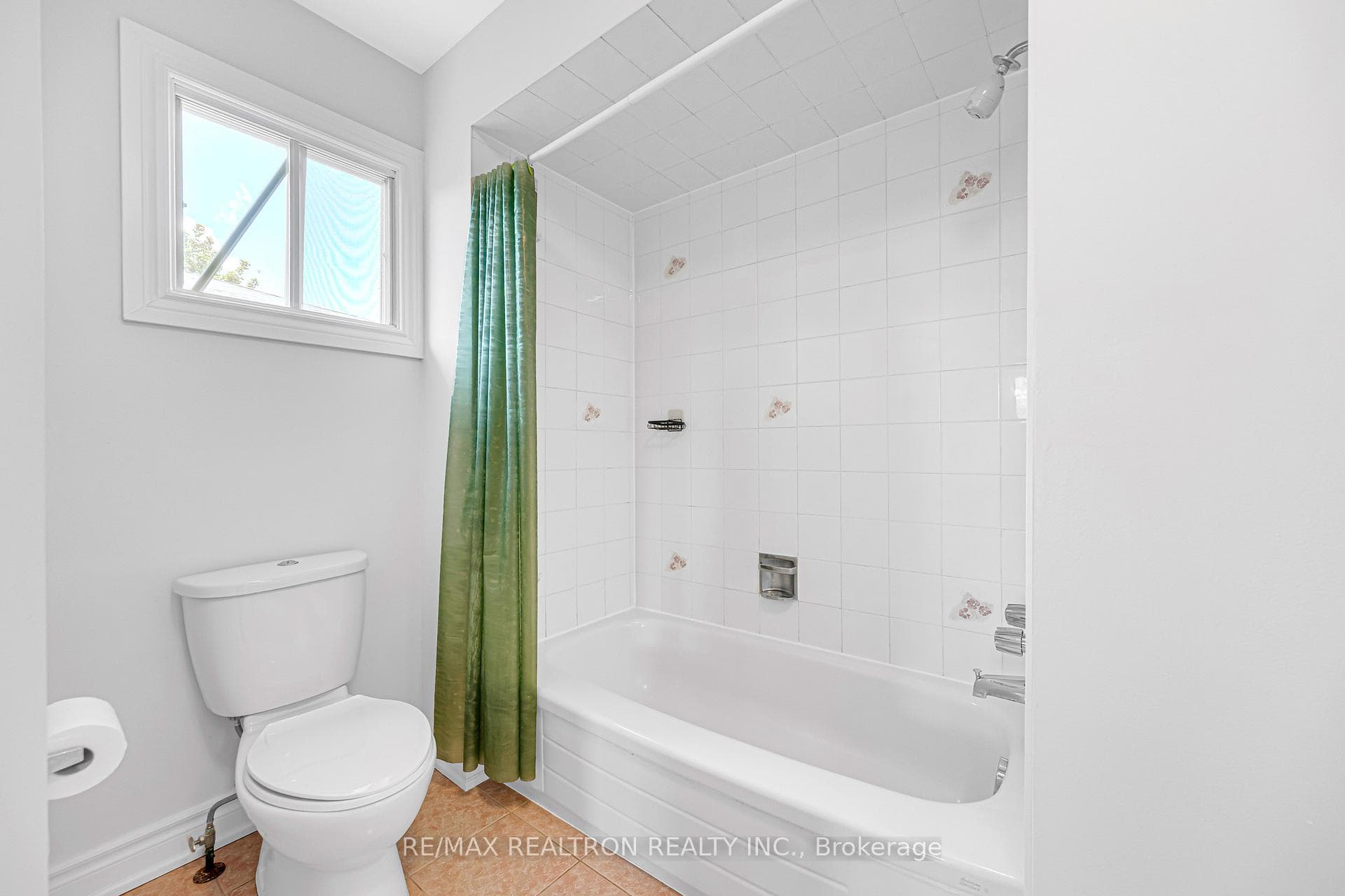 278 Bernard Avenue photo 34
