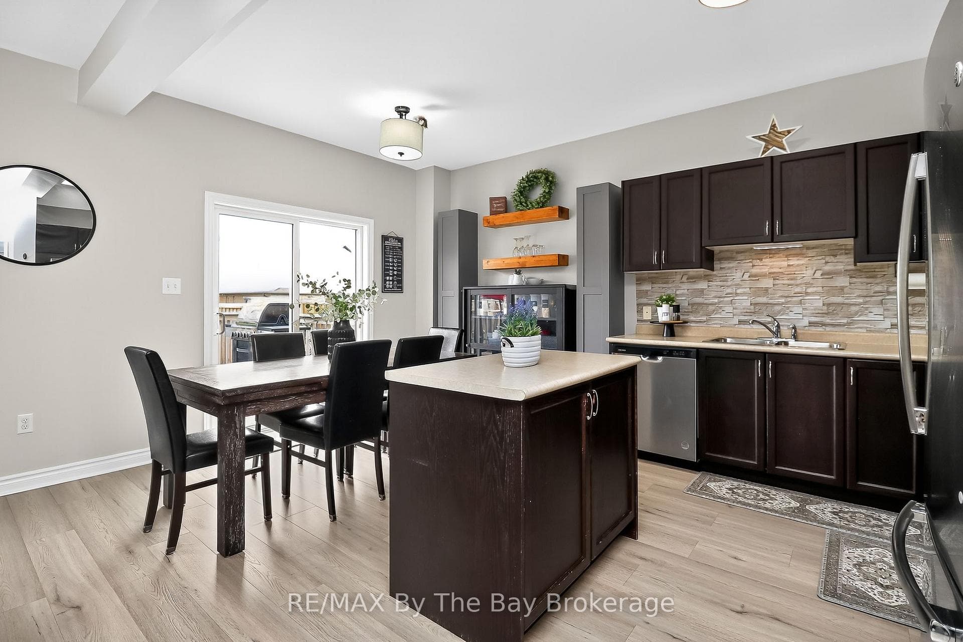 63 Robertson Street photo 14