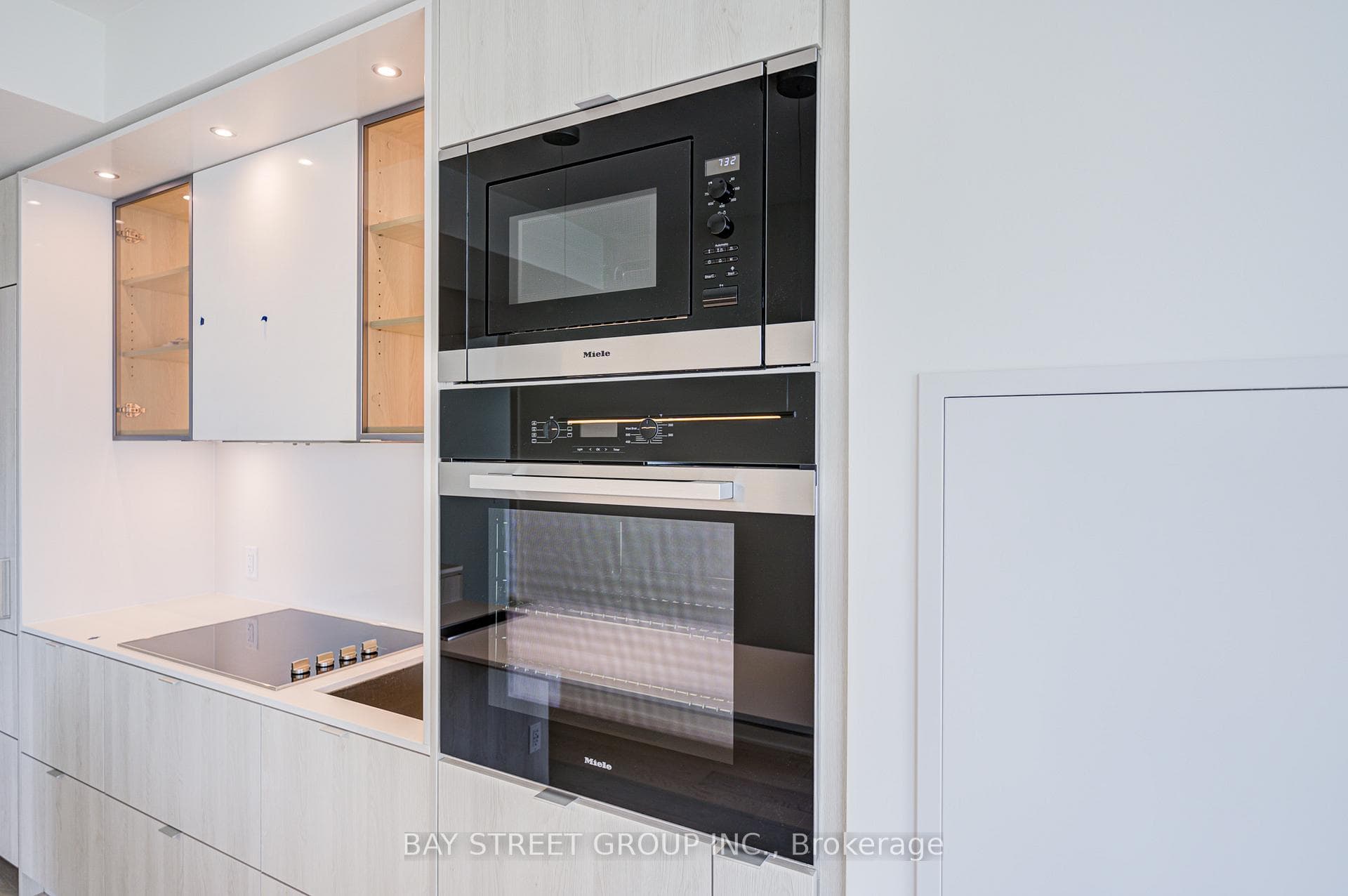 11 Yorkville Avenue Unit 2312 photo 18