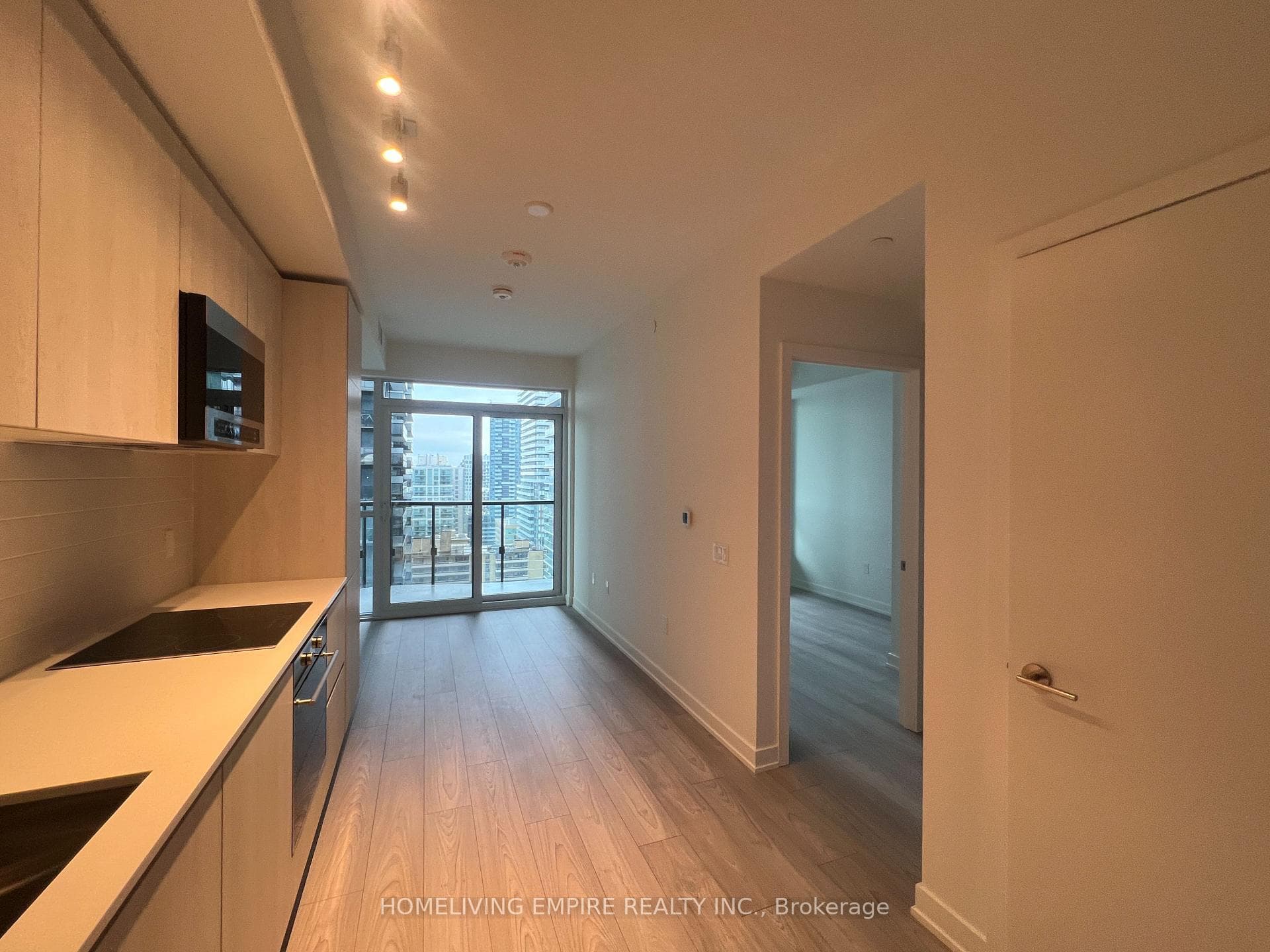 110 Broadway Avenue Unit 1913s photo 5