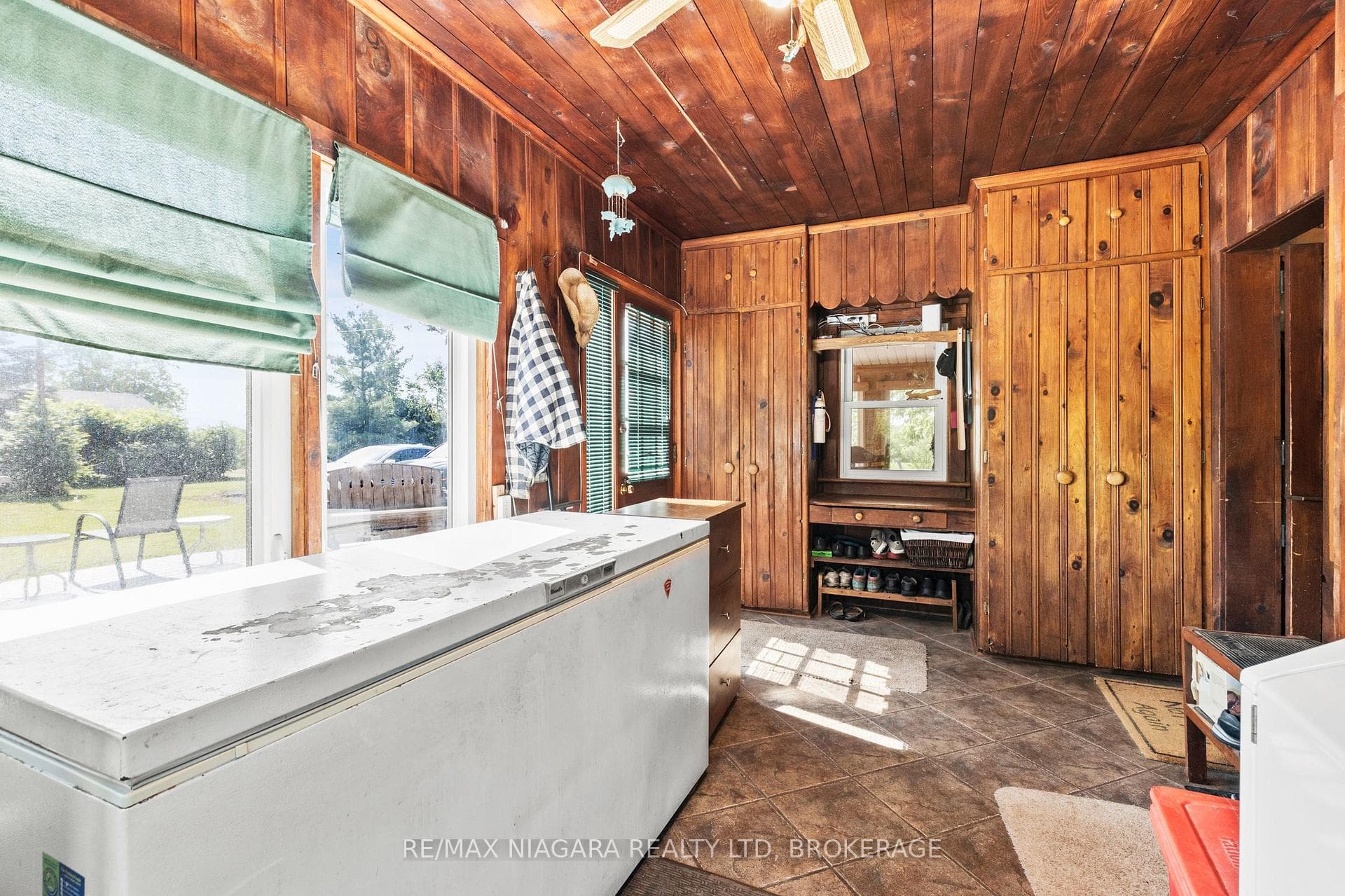 3362 Montrose Road photo 24